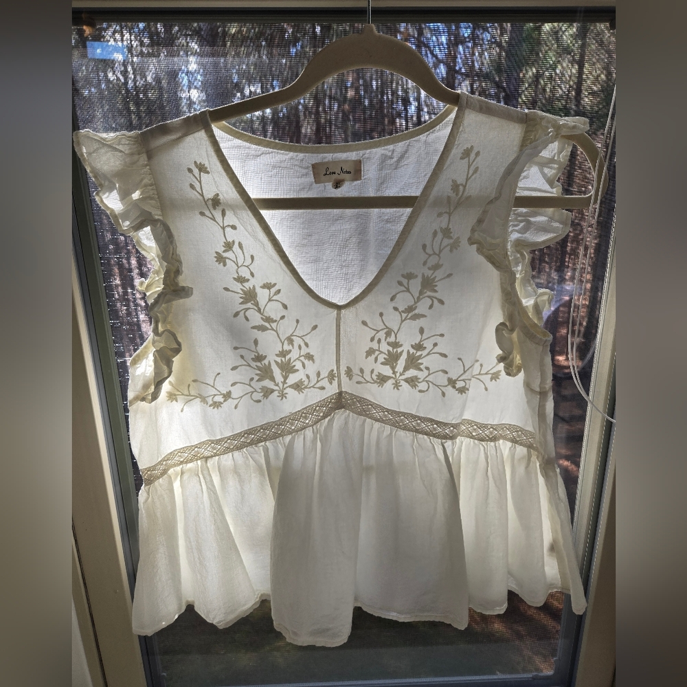 NWOT Love Notes Cream Embroidered Blouse Size Medium - Picture 4 of 5
